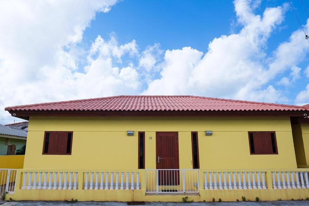 Iona'S Home: Vibrant 2Bedroom Home Near يلمستاد المظهر الخارجي الصورة